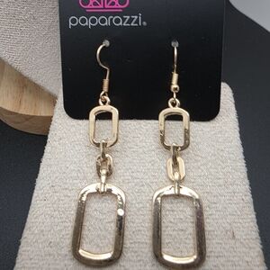 Paparazzi Gleaming Gold Link Earrings (1727)